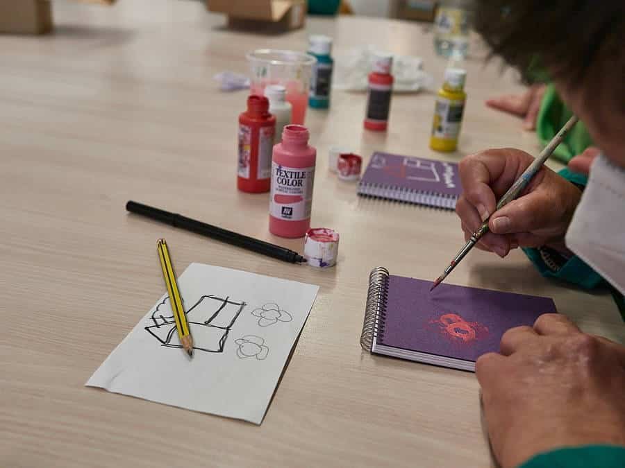 FUNDACIÓ LA LLAR FUNDACIÓ LA LLAR